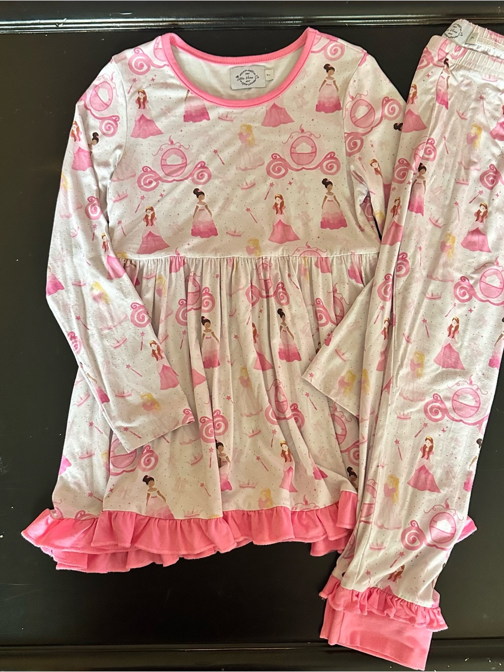 LITTLE VINE CO SIZE 7 Princess Print Long Sleeve Set